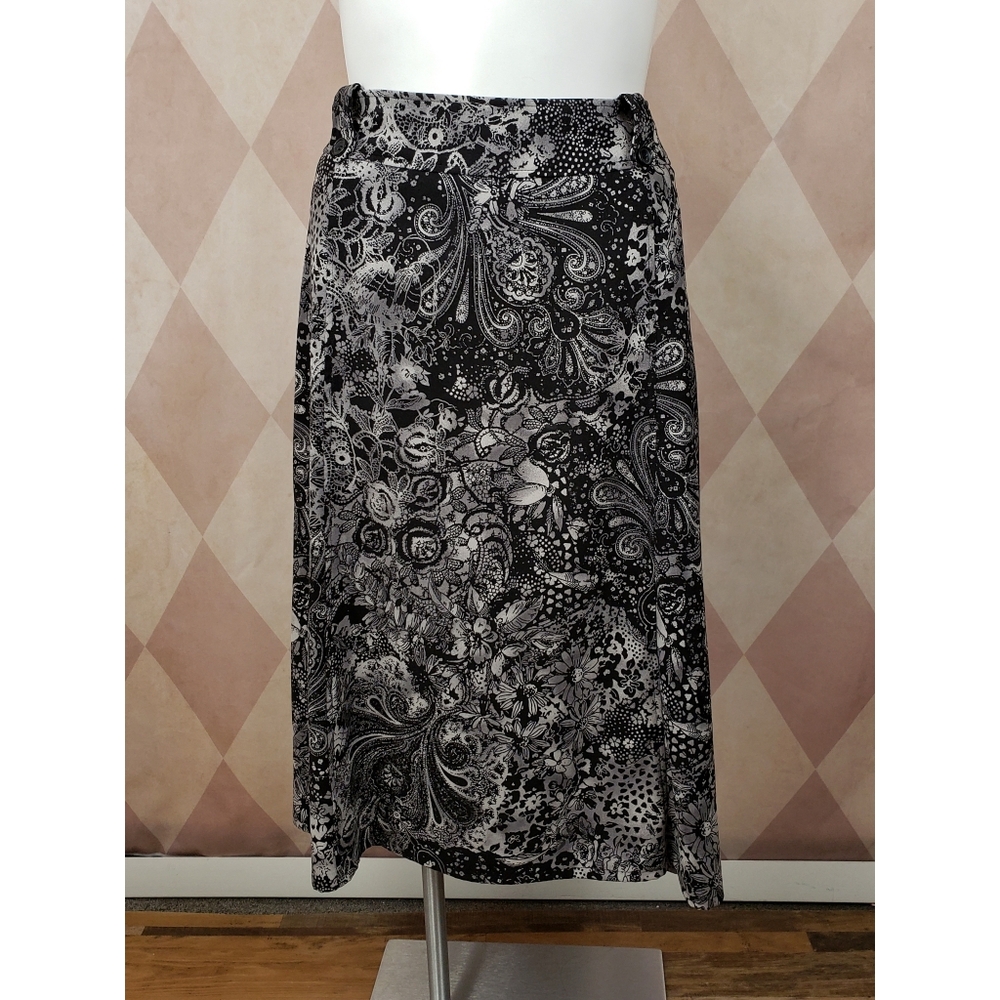 CJ Banks | Black + Gray Patterened Skirt